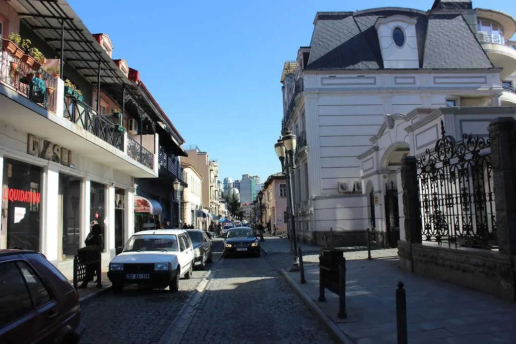 Apartment On Gamsakhurdia バトゥーミ